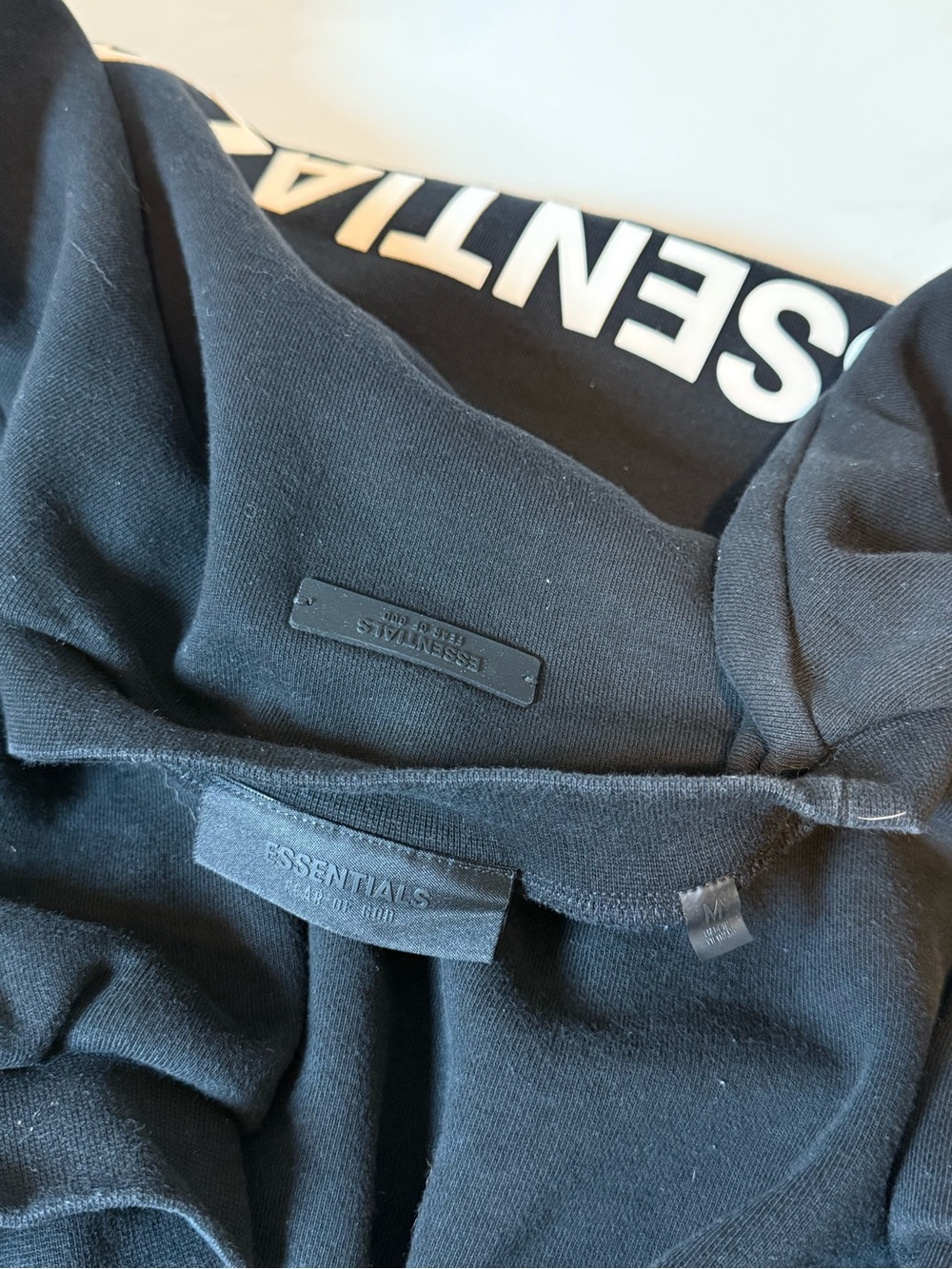 Essentials black oversized crewneck - Picture 4 of 5